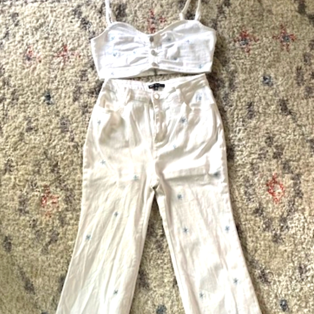 White denim set with blue flowers
